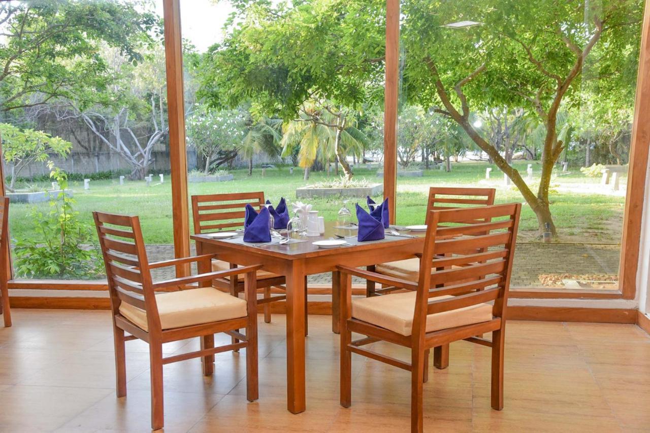 Breeze Pasikudah Hotel Passikudah Exterior foto